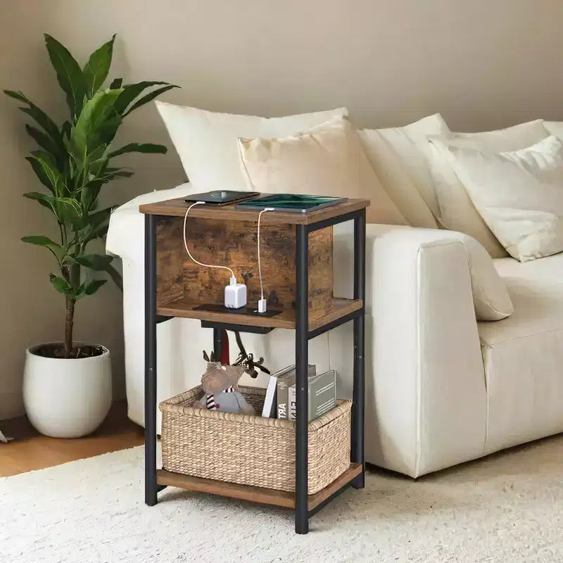 Table d'appoint avec station de recharge intégrée Table de chevet à 3 niveaux avec ports USB et prises de courant pour le salon
