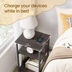 Table d'appoint avec station de recharge intégrée Table de chevet à 3 niveaux avec ports USB et prises de courant pour le salon