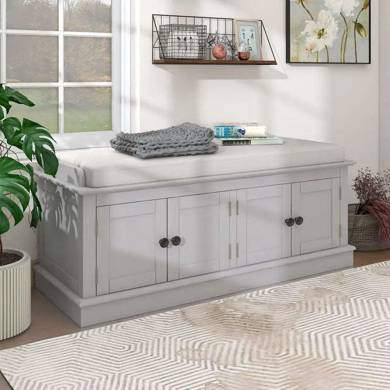 Banc de rangement 4 portes avec étagères réglables et coussin amovible – 42,7 long. x 15,9 larg. x 17,4 haut.