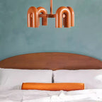 Lit Saracina Home King Boho avec tête de lit arquée en pin massif