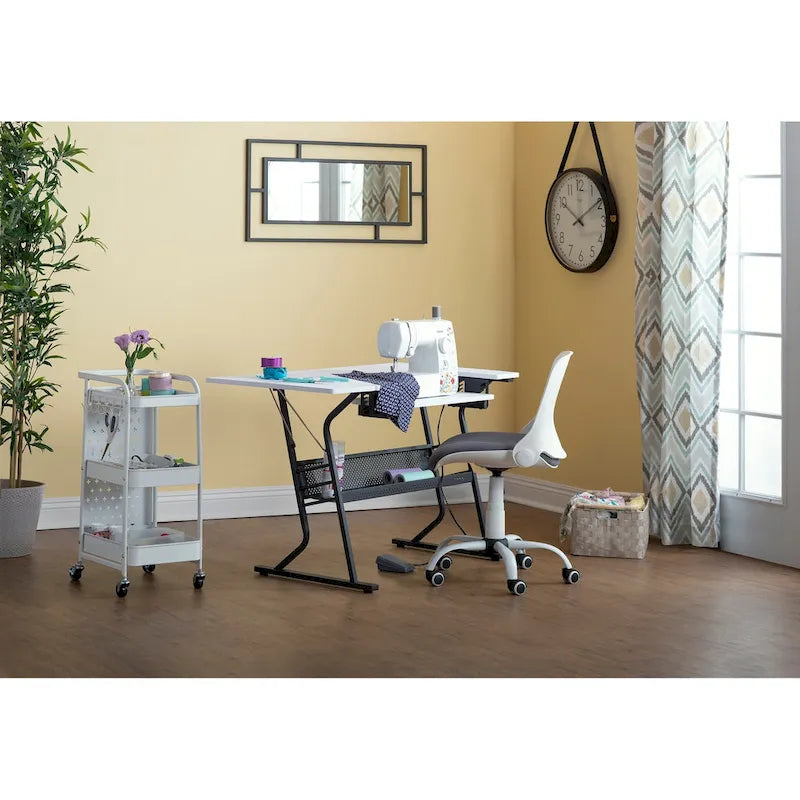 Table de couture et d'artisanat Eclipse de Studio Designs, plateau blanc ou érable