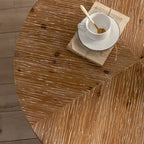 31.29 Table basse ronde, plateau en bois de sapin avec piètement croisé doré