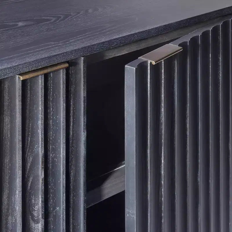Meuble de rangement 2 portes festonnées en bois Thousand Oaks - Threshold conçu avec Studio McGee