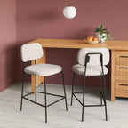 Tabouret de bar à hauteur de comptoir de 24 po rembourré avec base en métal et repose-pieds - Room Essentials