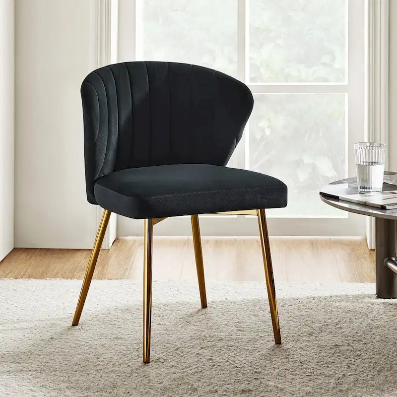 Chaise d'appoint de salle à manger moderne capitonnée Luna Modern Glam avec petit piétement par HULALA HOME
