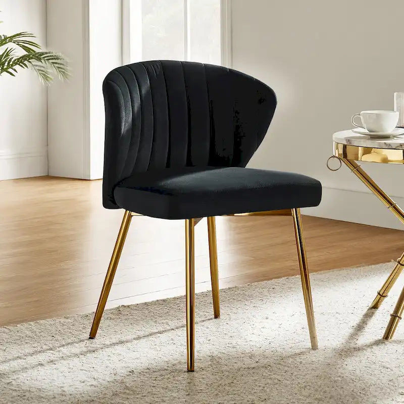 Chaise d'appoint de salle à manger moderne capitonnée Luna Modern Glam avec petit piétement par HULALA HOME