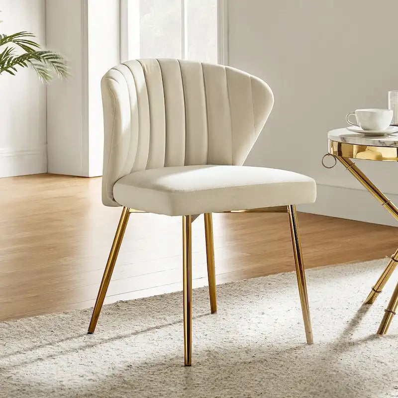 Chaise d'appoint de salle à manger moderne capitonnée Luna Modern Glam avec petit piétement par HULALA HOME