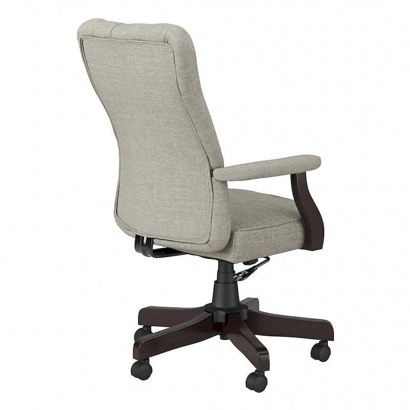 Chaise de bureau capitonnée à dossier haut Salinas avec accoudoirs par Bush Furniture