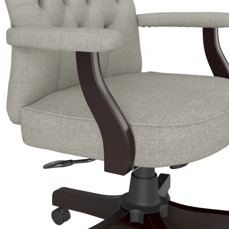 Chaise de bureau capitonnée à dossier haut Salinas avec accoudoirs par Bush Furniture