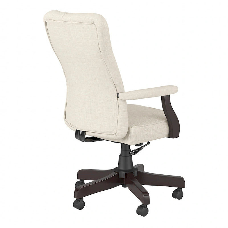 Chaise de bureau capitonnée à dossier haut Salinas avec accoudoirs par Bush Furniture
