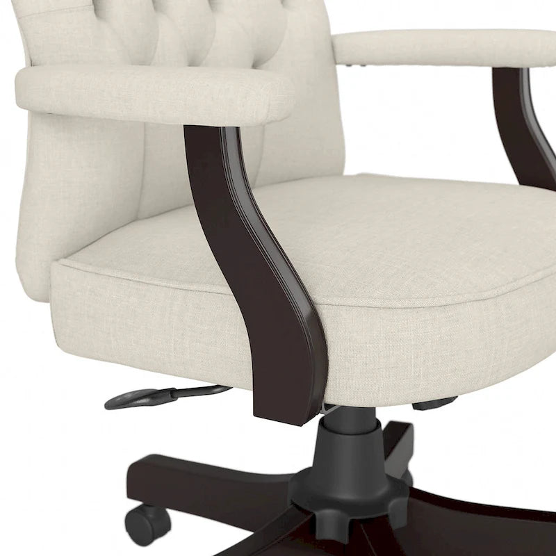 Chaise de bureau capitonnée à dossier haut Salinas avec accoudoirs par Bush Furniture