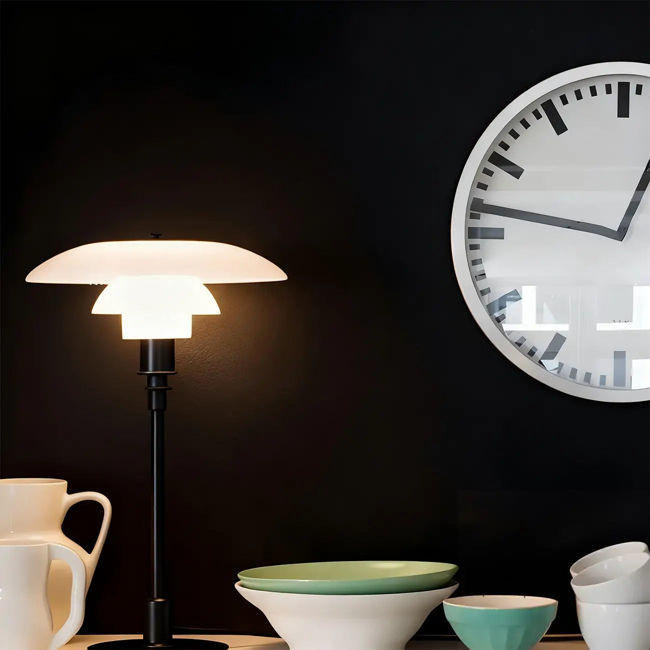 Lampe de table à LED à niveaux post-moderne HomeyFad avec alimentation intégrée